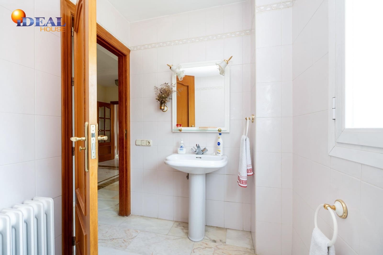 Chalet de 4 habitaciones en Albolote en venta con piscina garaje - 550.000 € (Ref: 9434047)