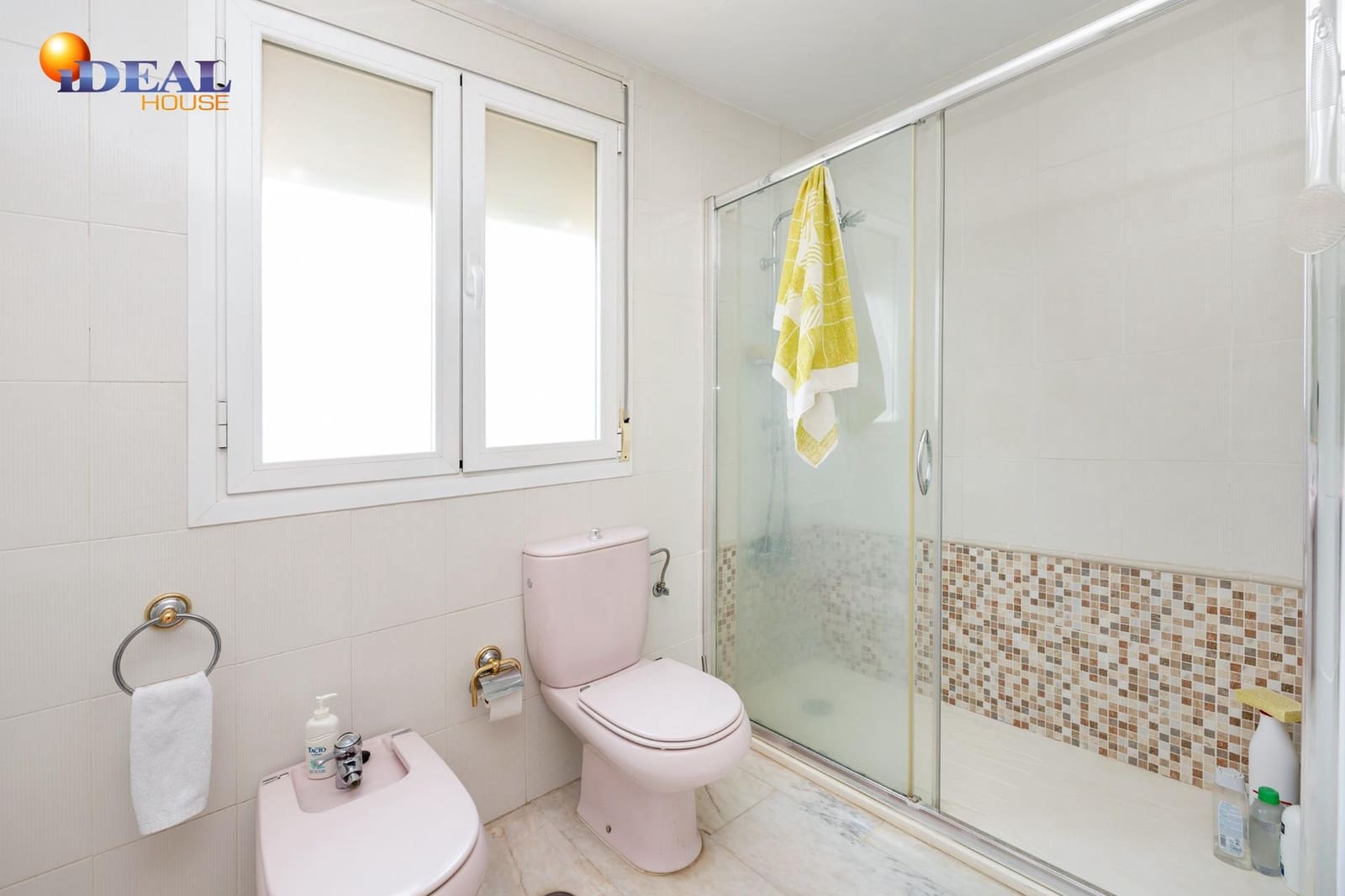 Chalet de 4 habitaciones en Albolote en venta con piscina garaje - 550.000 € (Ref: 9434047)