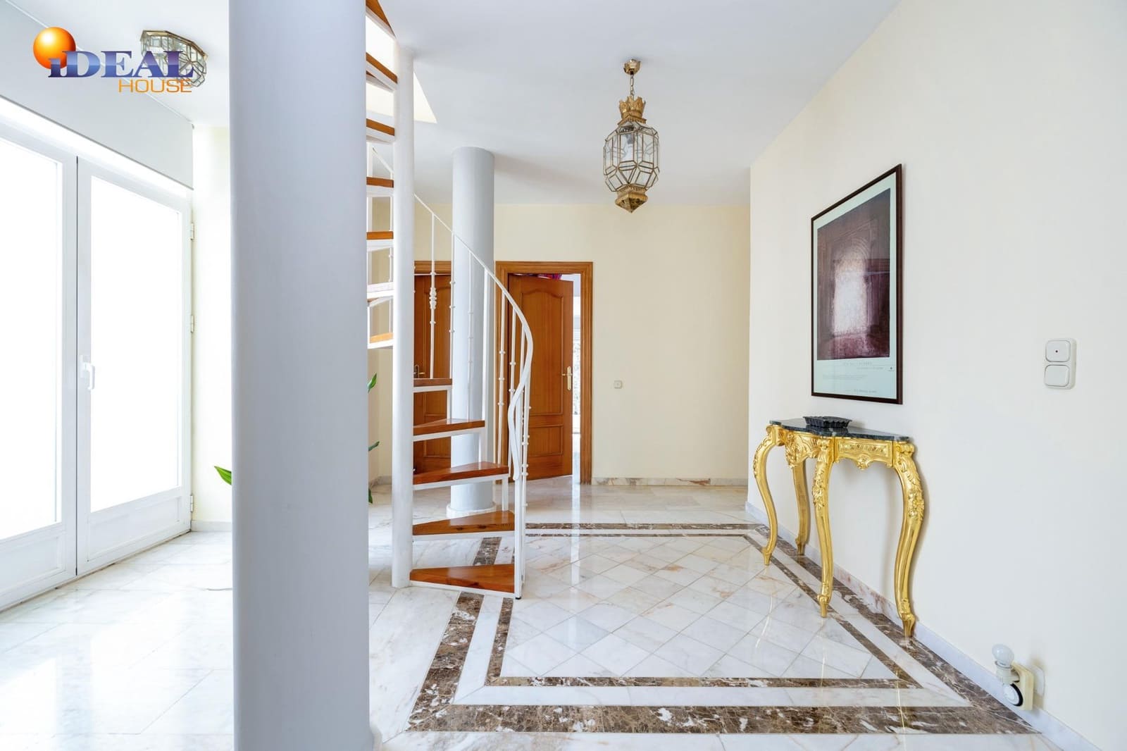 Chalet de 4 habitaciones en Albolote en venta con piscina garaje - 550.000 € (Ref: 9434047)