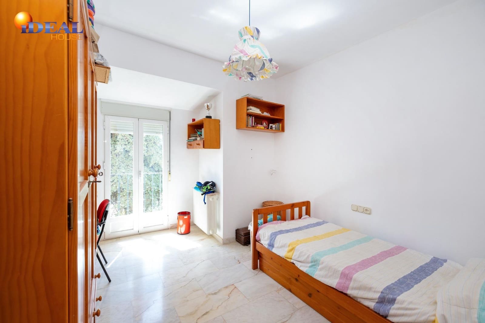 Chalet de 4 habitaciones en Albolote en venta con piscina garaje - 550.000 € (Ref: 9434047)