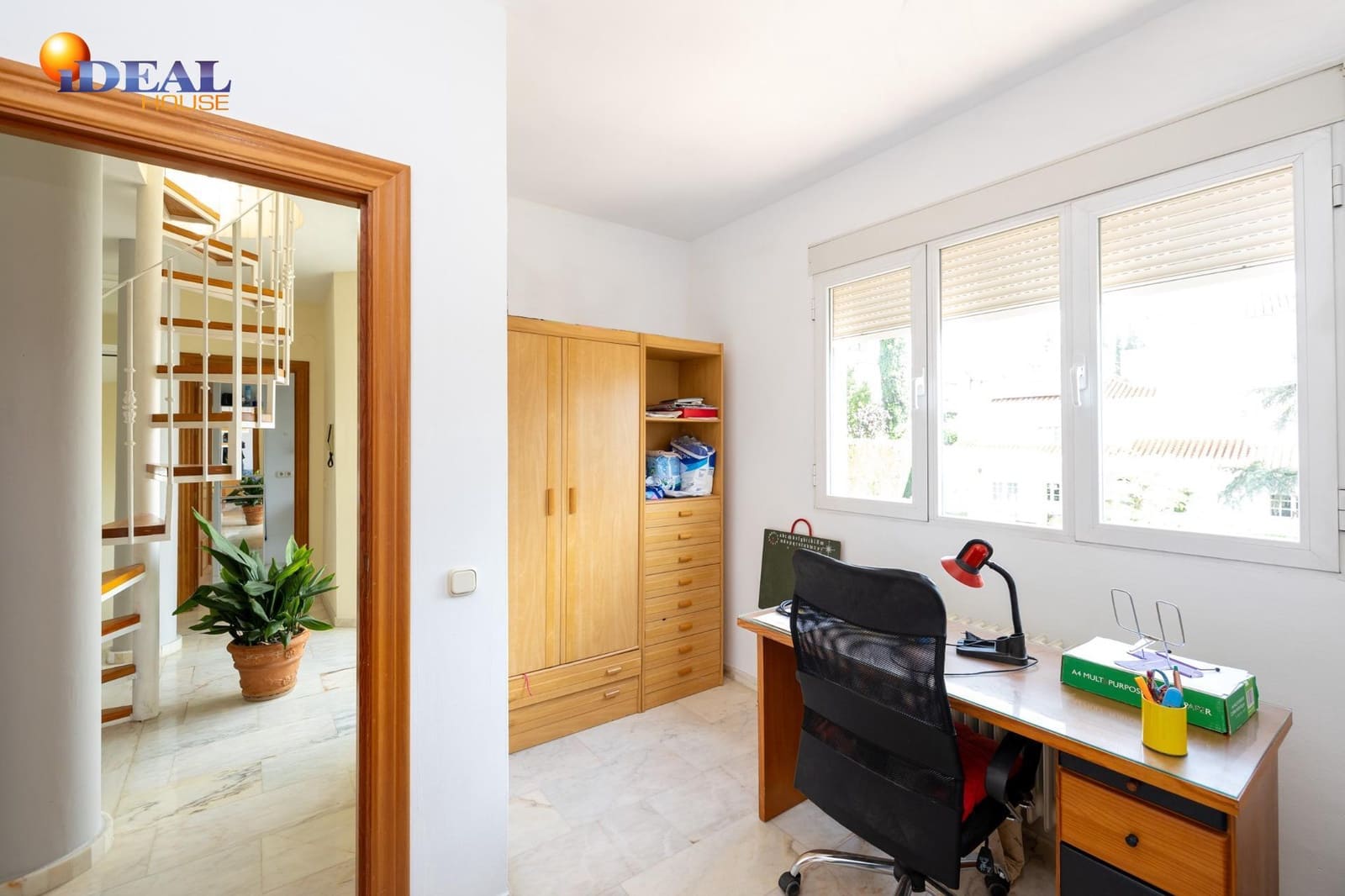 Chalet de 4 habitaciones en Albolote en venta con piscina garaje - 550.000 € (Ref: 9434047)