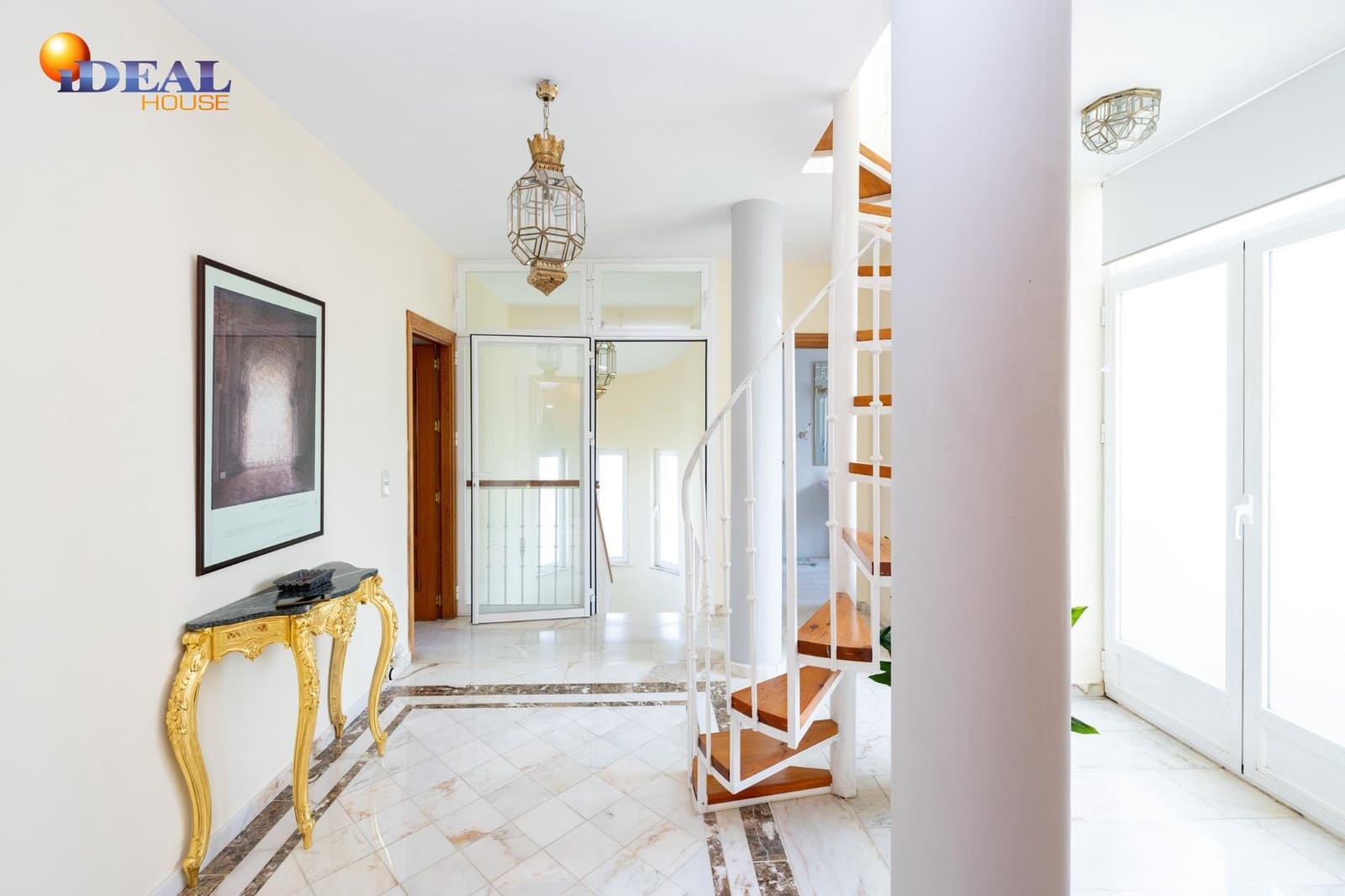 Chalet de 4 habitaciones en Albolote en venta con piscina garaje - 550.000 € (Ref: 9434047)