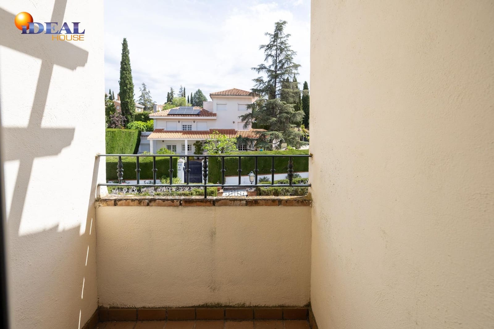 Chalet de 4 habitaciones en Albolote en venta con piscina garaje - 550.000 € (Ref: 9434047)