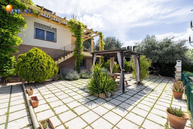 4 Zimmer Villa zu verkaufen in Albolote mit Pool Garage - 550.000 € (Ref: 9434047)