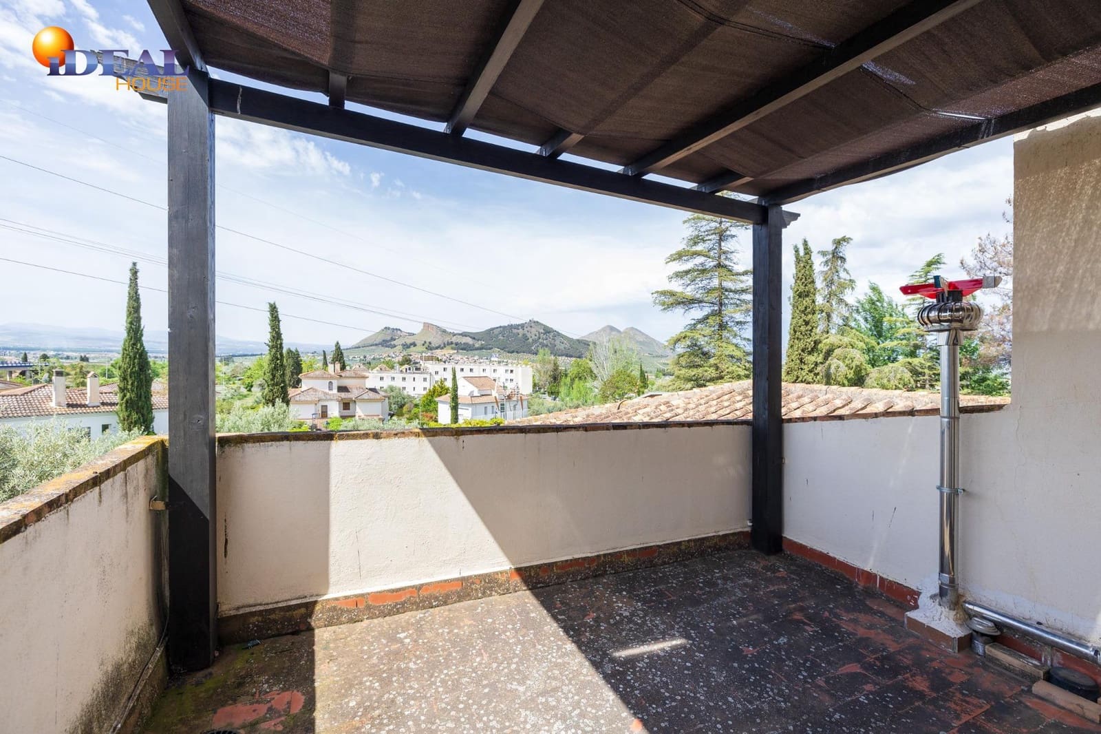 Chalet de 4 habitaciones en Albolote en venta con piscina garaje - 550.000 € (Ref: 9434047)