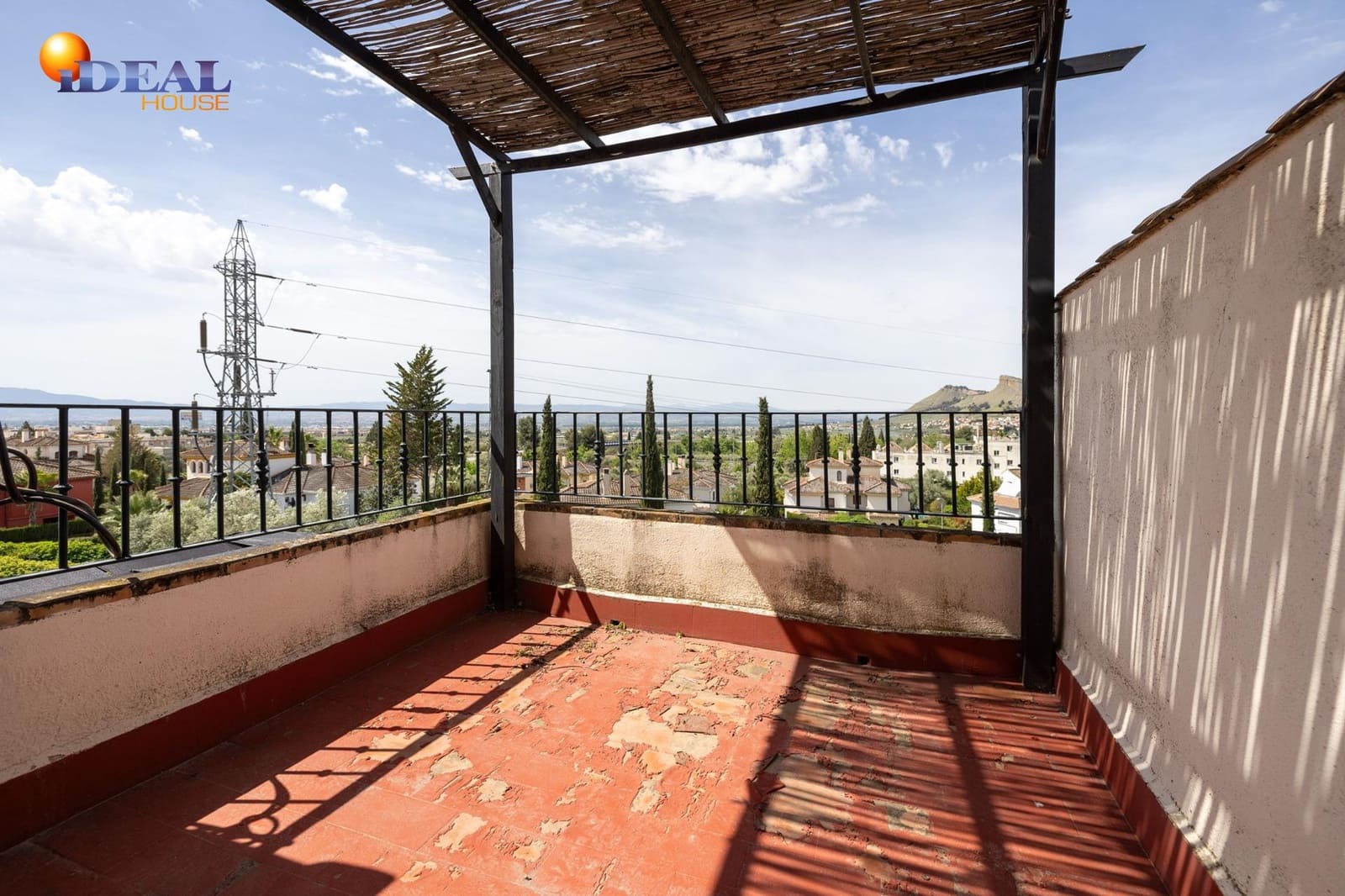 Chalet de 4 habitaciones en Albolote en venta con piscina garaje - 550.000 € (Ref: 9434047)