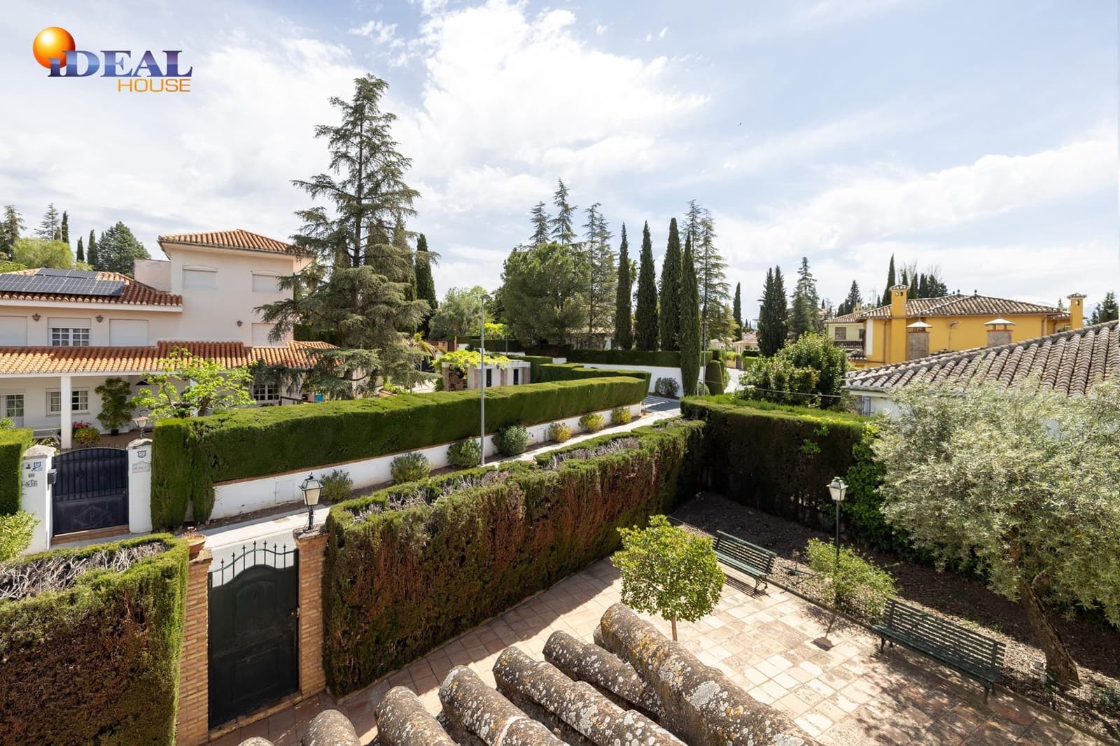 Chalet de 4 habitaciones en Albolote en venta con piscina garaje - 550.000 € (Ref: 9434047)