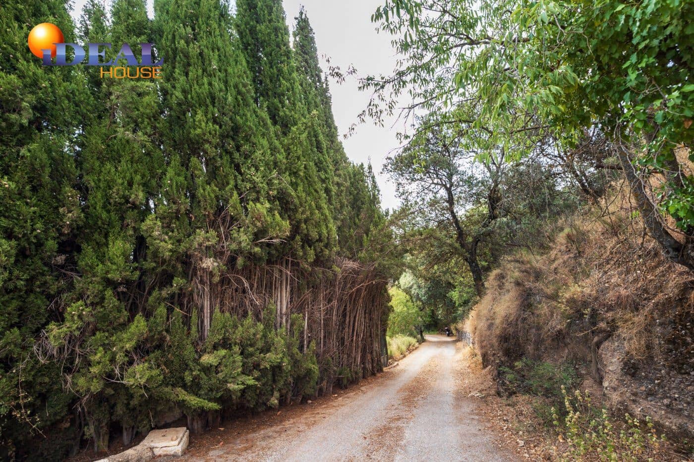 Finca/Casa Rural de 8 habitaciones en Granada ciudad en venta con piscina - 550.000 € (Ref: 9434049)