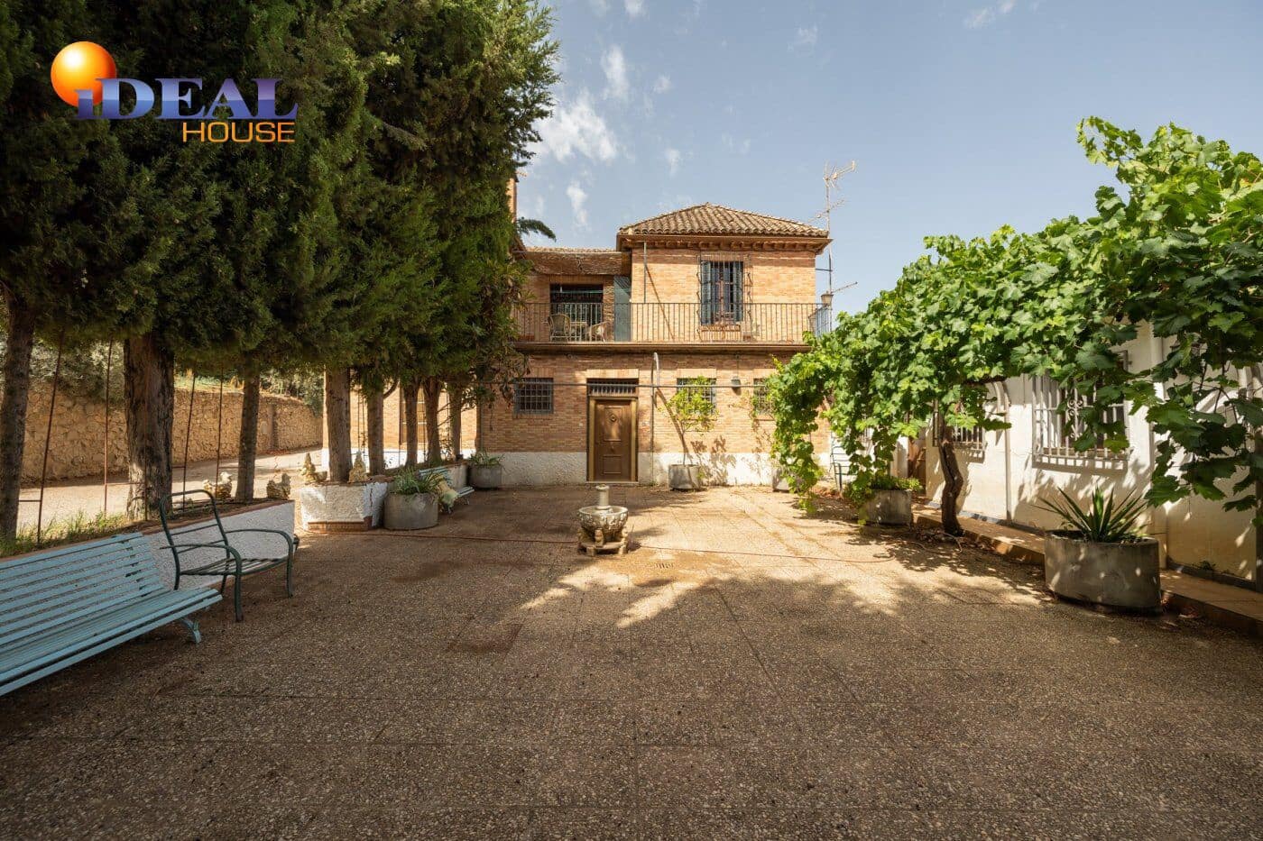 Finca/Casa Rural de 8 habitaciones en Granada ciudad en venta con piscina - 550.000 € (Ref: 9434049)
