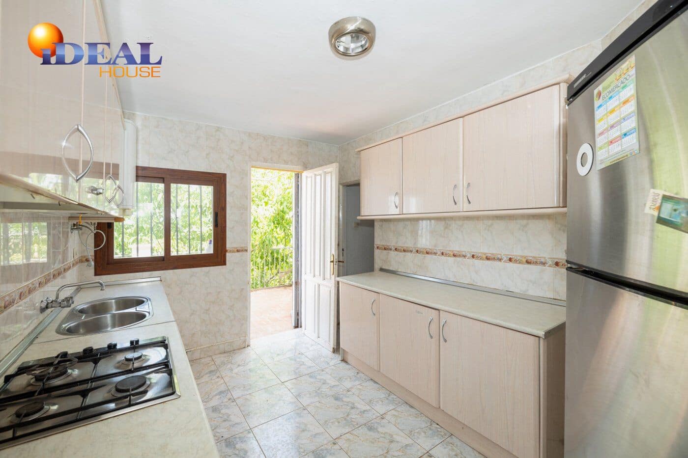 Finca/Casa Rural de 8 habitaciones en Granada ciudad en venta con piscina - 550.000 € (Ref: 9434049)