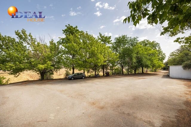 Finca/Casa Rural de 8 habitaciones en Granada ciudad en venta con piscina - 550.000 € (Ref: 9434049)