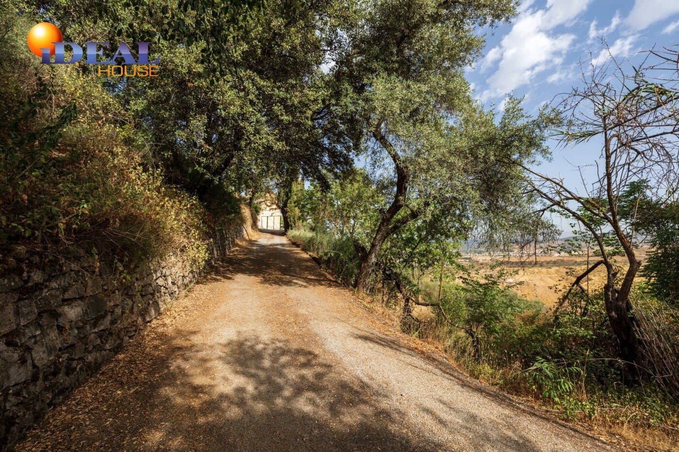 Finca/Casa Rural de 8 habitaciones en Granada ciudad en venta con piscina - 550.000 € (Ref: 9434049)