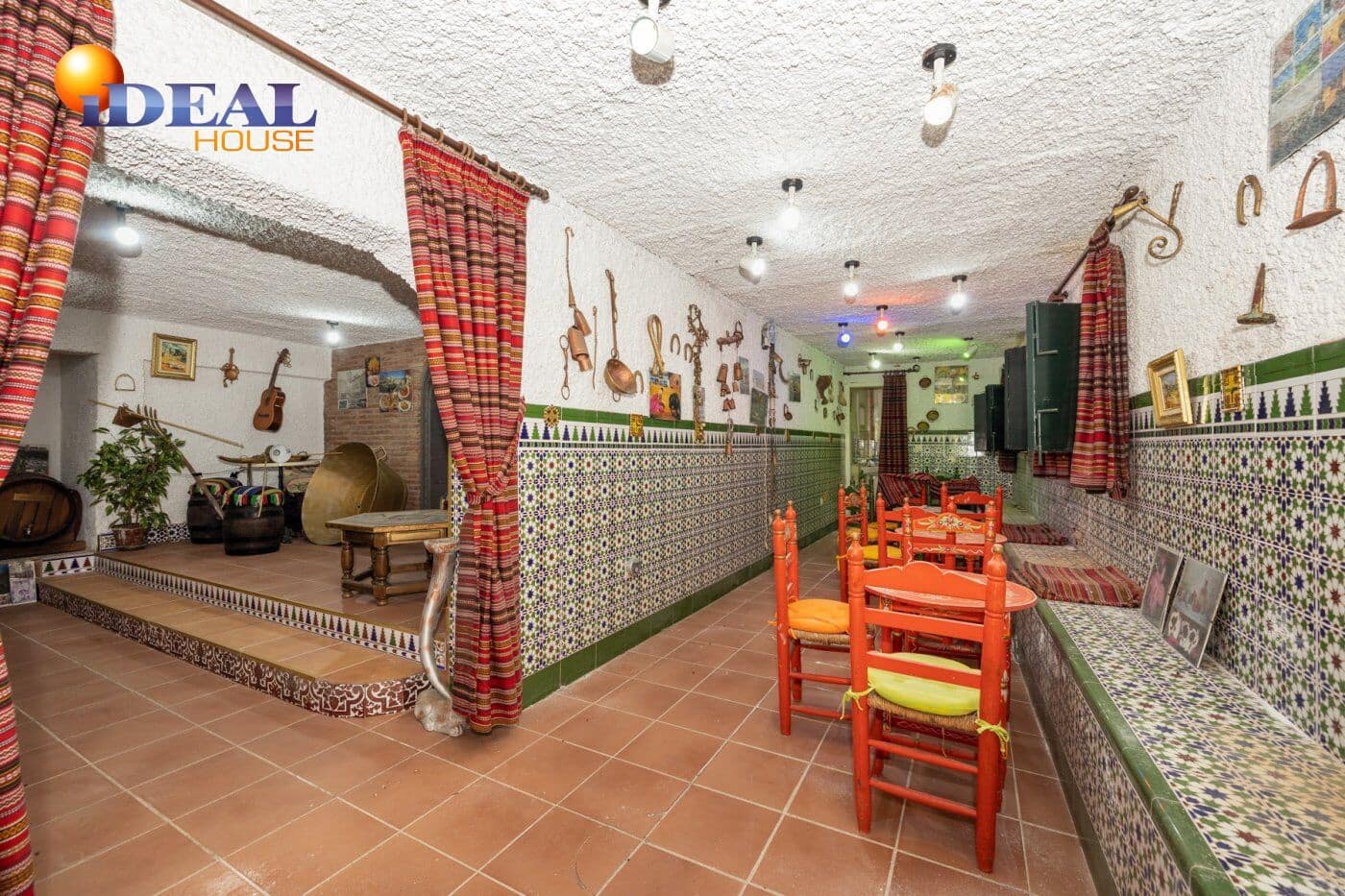 Finca/Casa Rural de 8 habitaciones en Granada ciudad en venta con piscina - 550.000 € (Ref: 9434049)