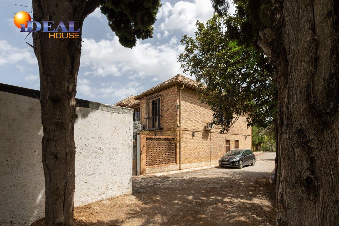 Finca/Casa Rural de 8 habitaciones en Granada ciudad en venta con piscina - 550.000 € (Ref: 9434049)