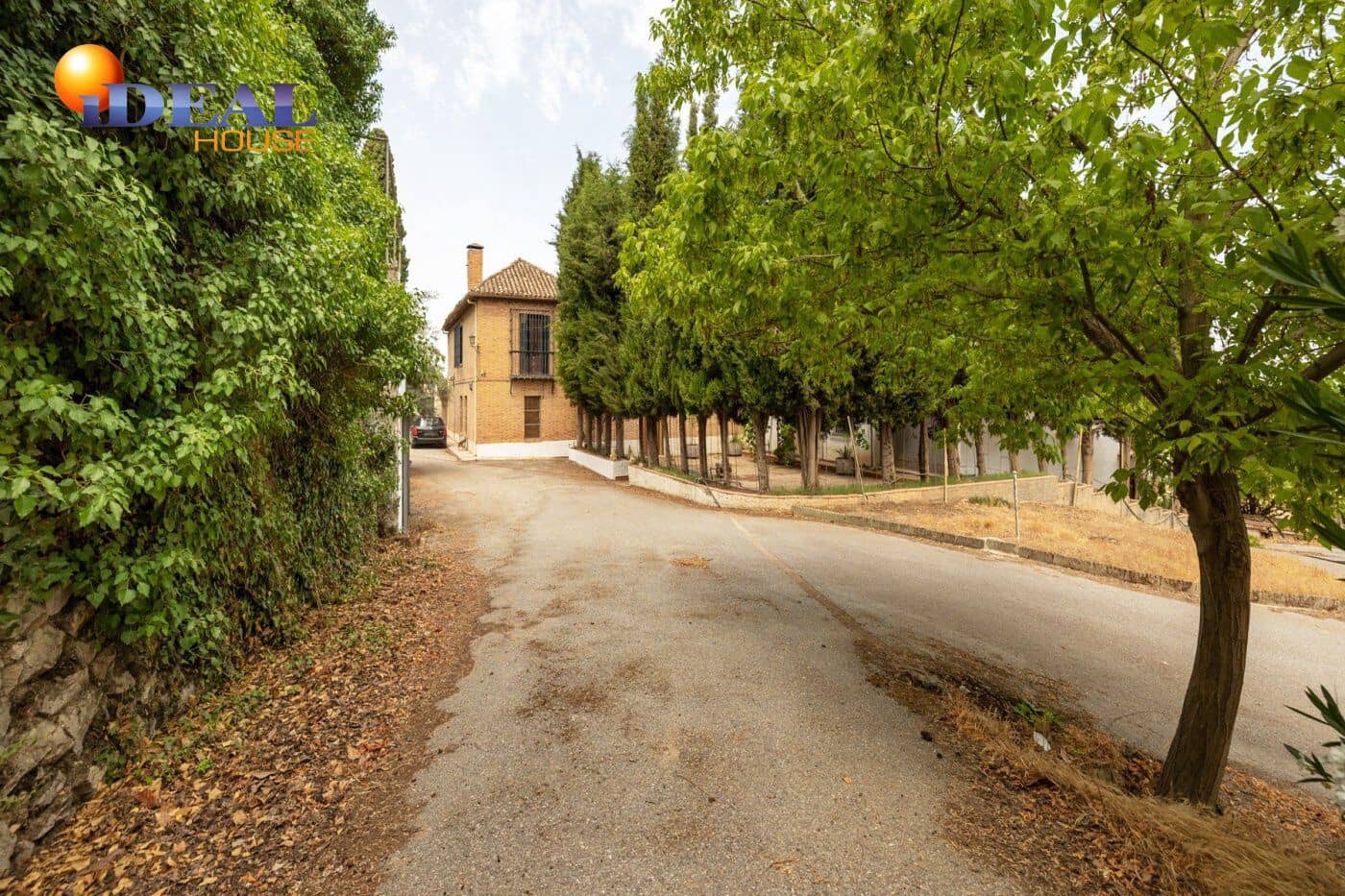 Finca/Casa Rural de 8 habitaciones en Granada ciudad en venta con piscina - 550.000 € (Ref: 9434049)