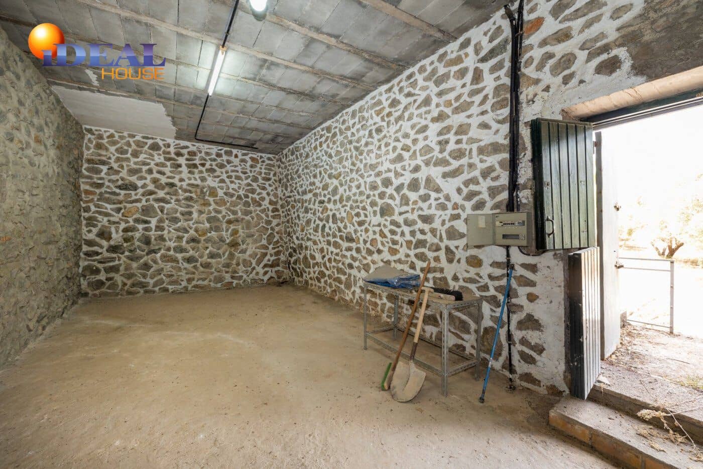 Finca/Casa Rural de 8 habitaciones en Granada ciudad en venta con piscina - 550.000 € (Ref: 9434049)