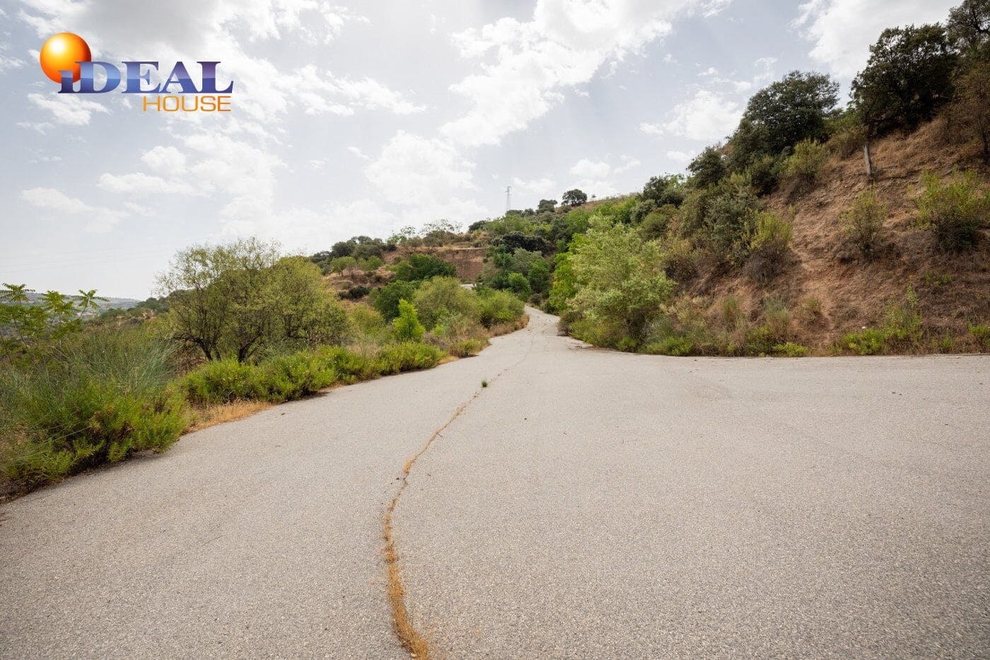 Finca/Casa Rural de 8 habitaciones en Granada ciudad en venta con piscina - 550.000 € (Ref: 9434049)