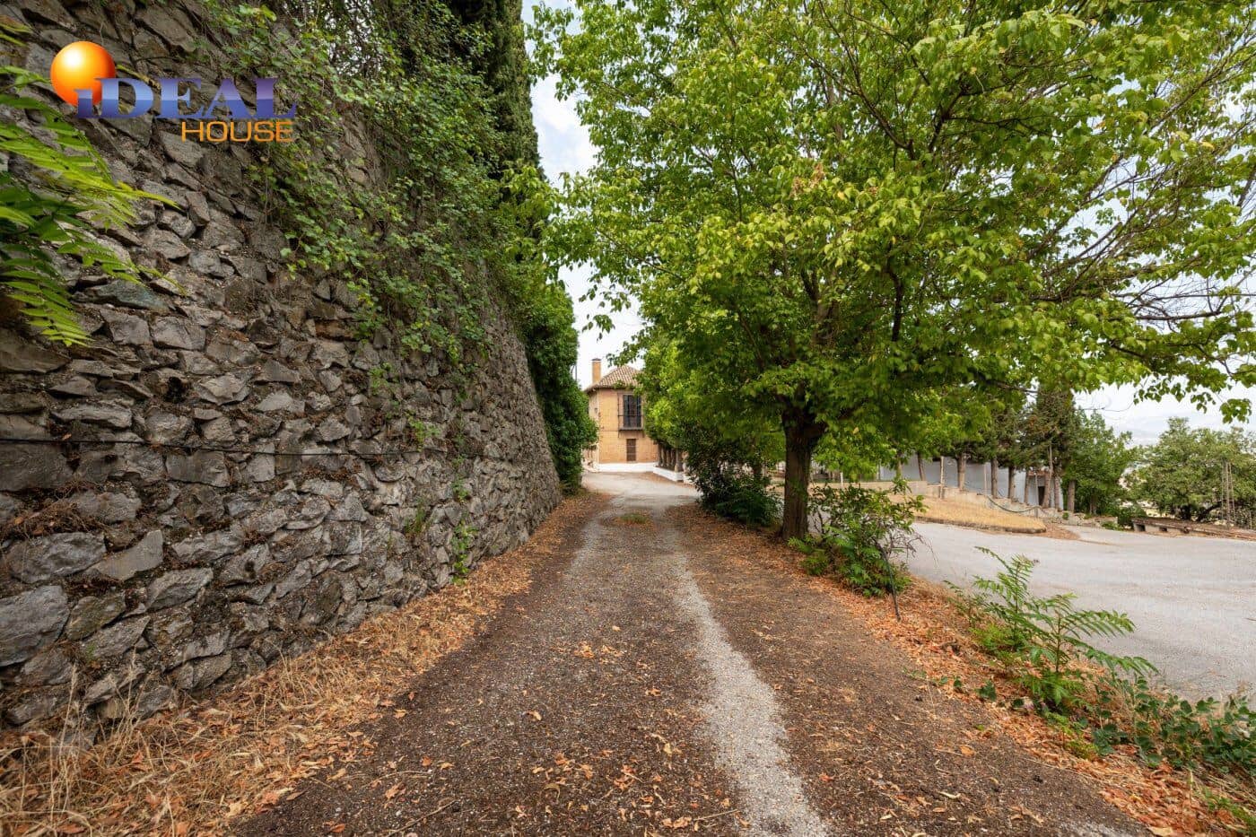 Finca/Casa Rural de 8 habitaciones en Granada ciudad en venta con piscina - 550.000 € (Ref: 9434049)