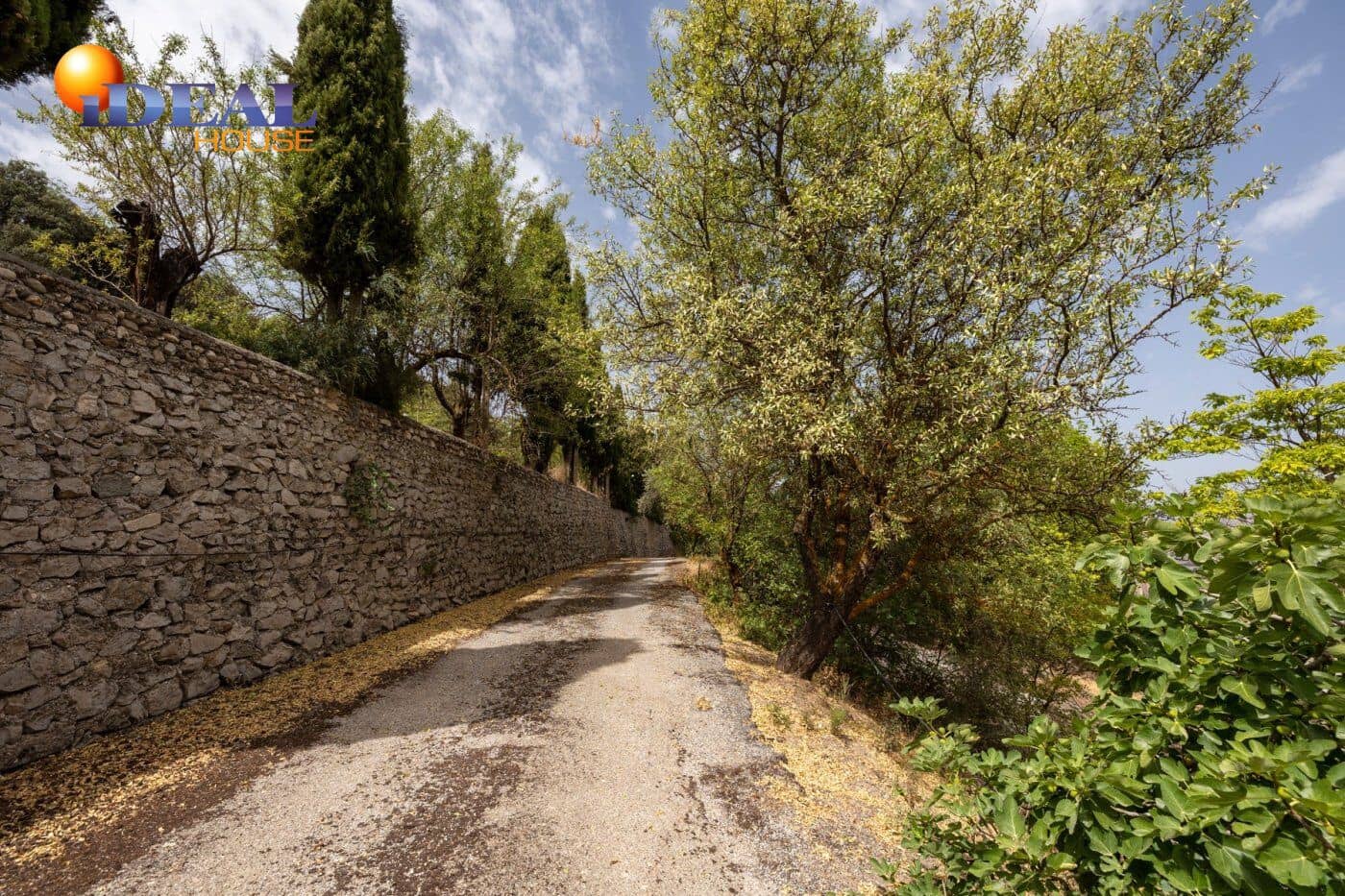 Finca/Casa Rural de 8 habitaciones en Granada ciudad en venta con piscina - 550.000 € (Ref: 9434049)