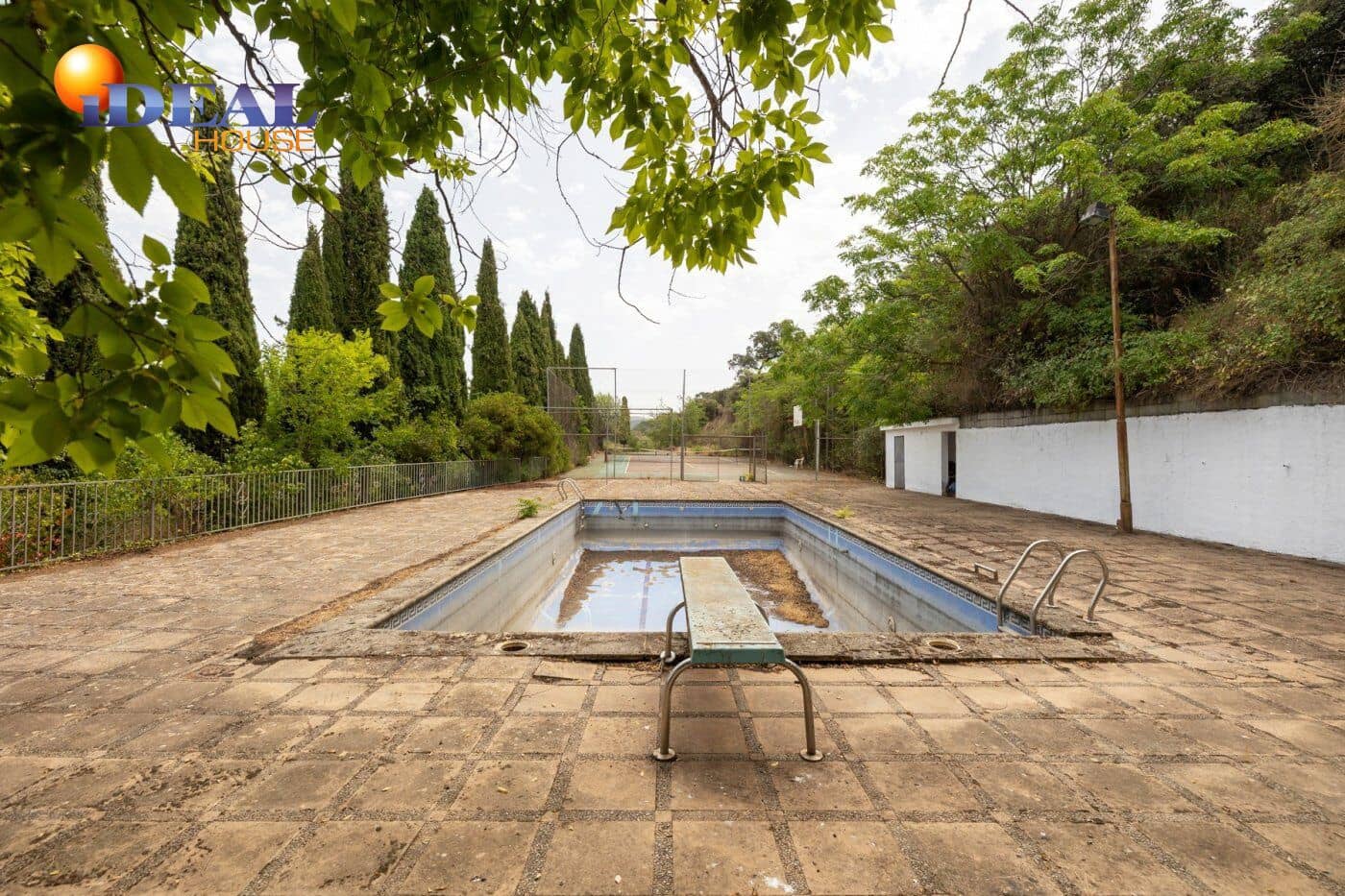 Finca/Casa Rural de 8 habitaciones en Granada ciudad en venta con piscina - 550.000 € (Ref: 9434049)