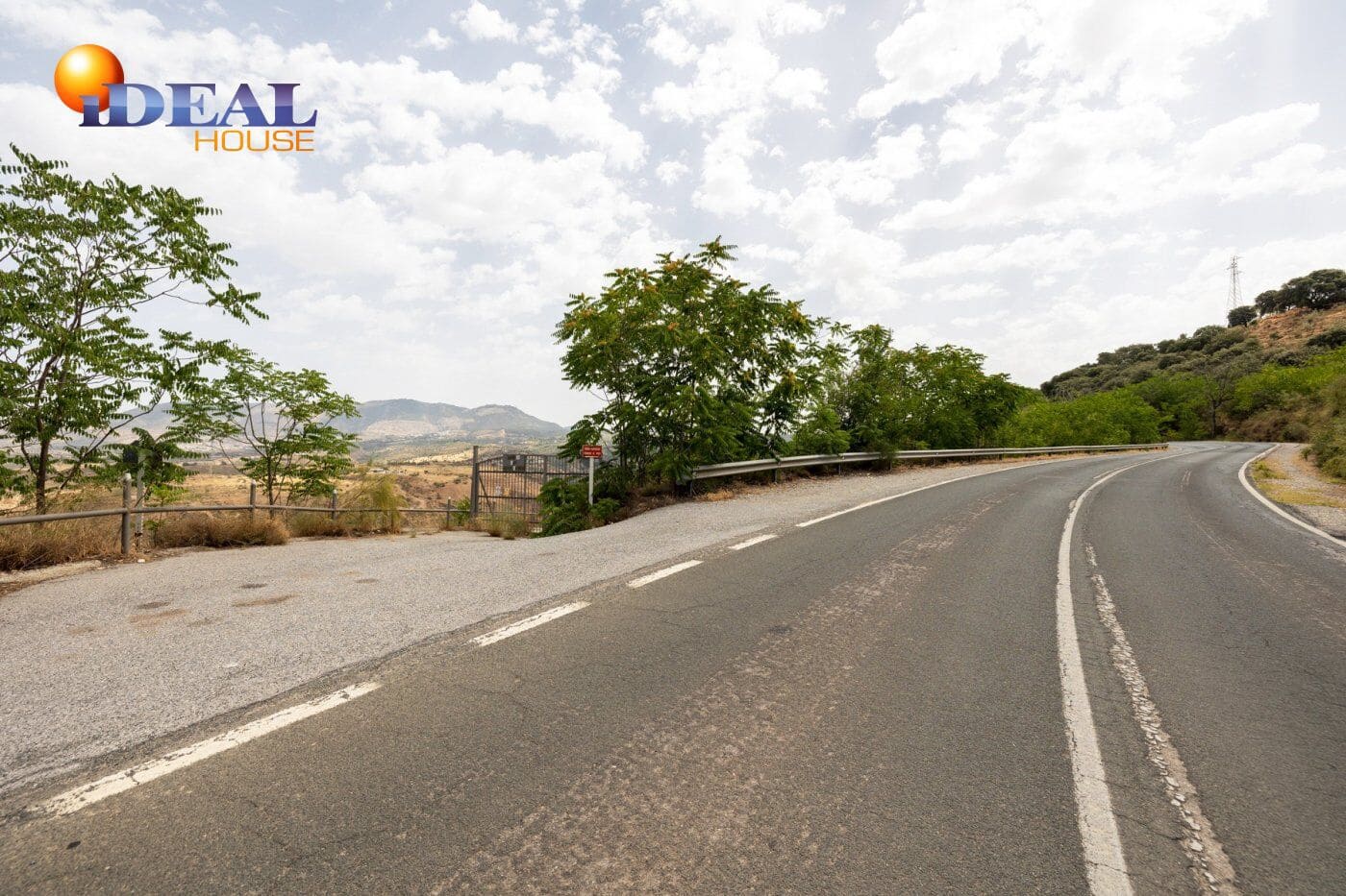 Finca/Casa Rural de 8 habitaciones en Granada ciudad en venta con piscina - 550.000 € (Ref: 9434049)