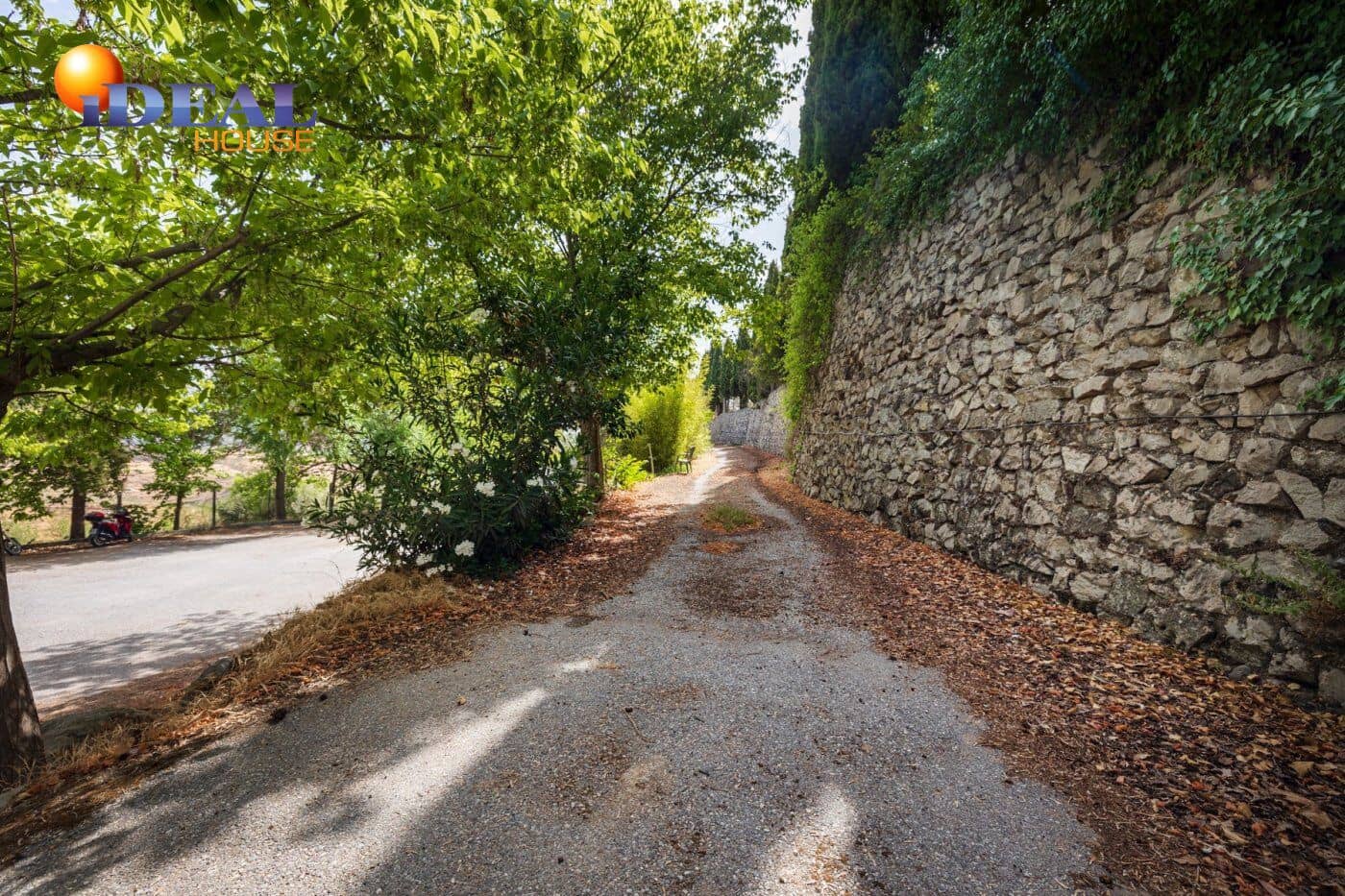 Finca/Casa Rural de 8 habitaciones en Granada ciudad en venta con piscina - 550.000 € (Ref: 9434049)