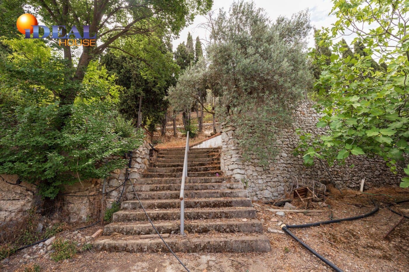 Finca/Casa Rural de 8 habitaciones en Granada ciudad en venta con piscina - 550.000 € (Ref: 9434049)