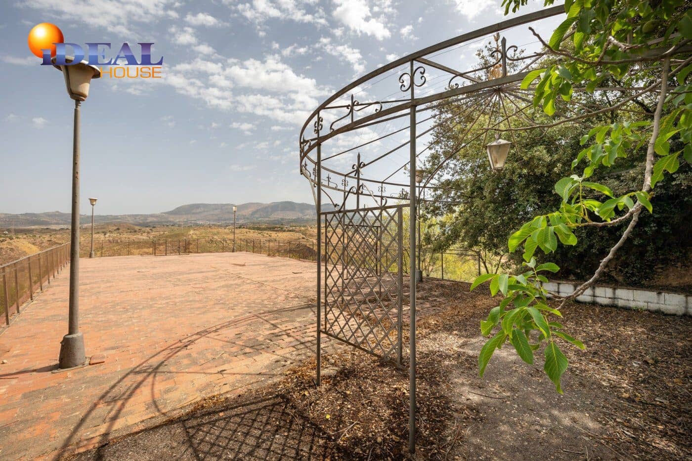 Finca/Casa Rural de 8 habitaciones en Granada ciudad en venta con piscina - 550.000 € (Ref: 9434049)