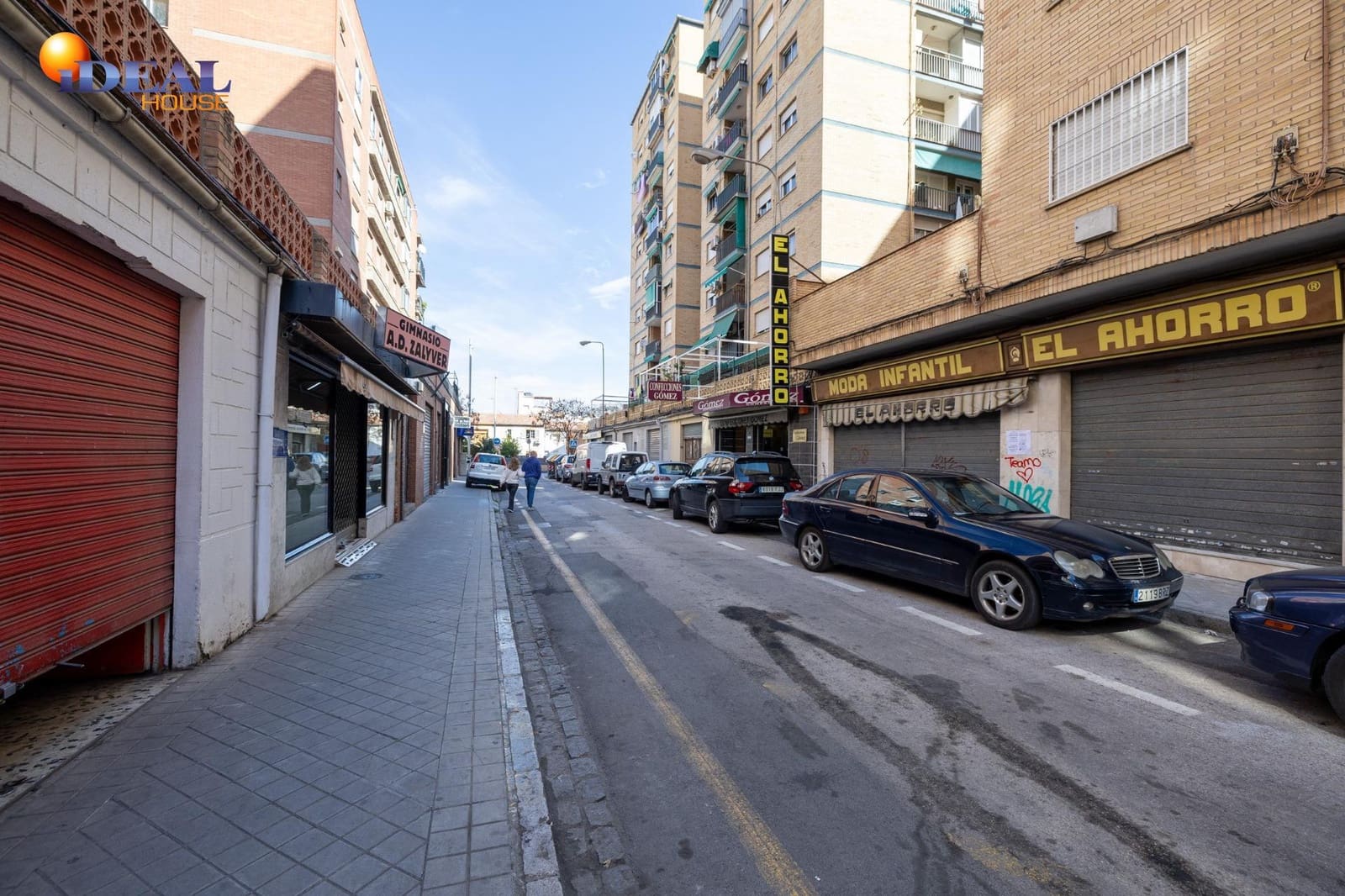 Commercial for sale in Granada city - € 170,000 (Ref: 9434050)