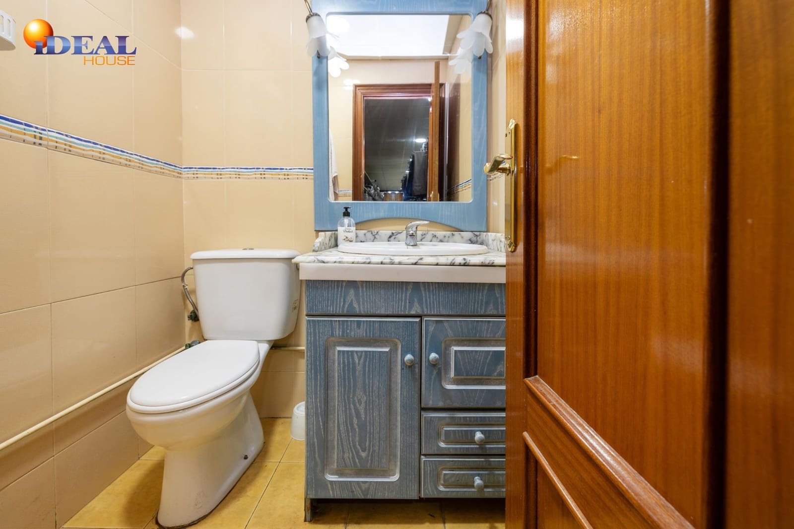 Commercial for sale in Granada city - € 170,000 (Ref: 9434050)