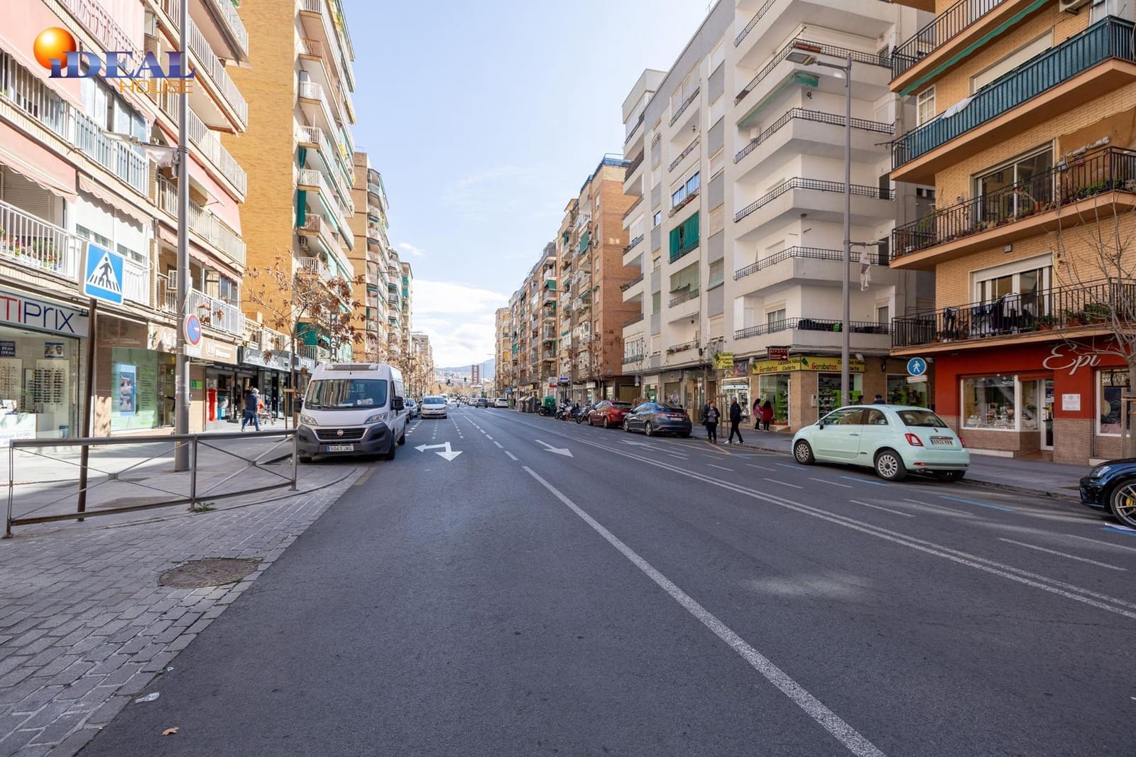 Commercial for sale in Granada city - € 170,000 (Ref: 9434050)