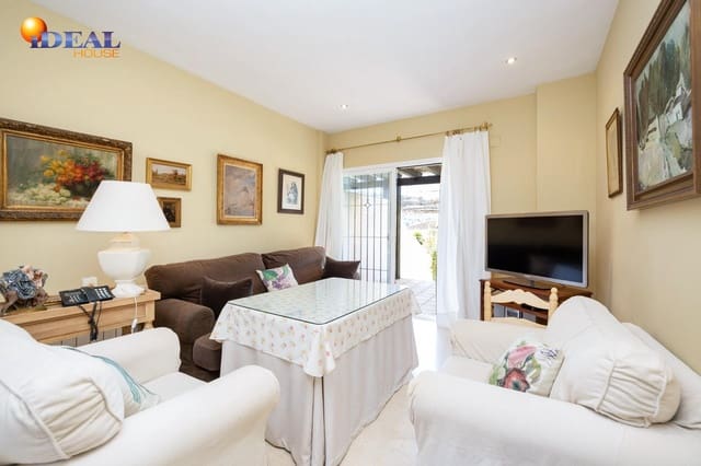 3 slaapkamer Rijtjeshuis te koop in Carretera de la Sierra, Granada stad met zwembad garage - € 420.000 (Ref: 9434051)