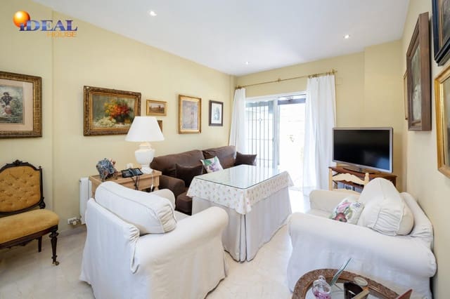 3 slaapkamer Rijtjeshuis te koop in Carretera de la Sierra, Granada stad met zwembad garage - € 420.000 (Ref: 9434051)