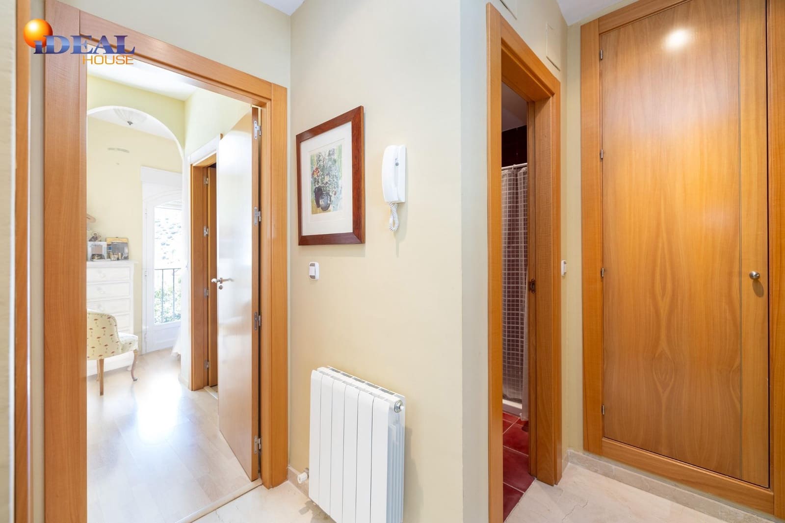 3 slaapkamer Rijtjeshuis te koop in Granada stad met zwembad garage - € 420.000 (Ref: 9434051)