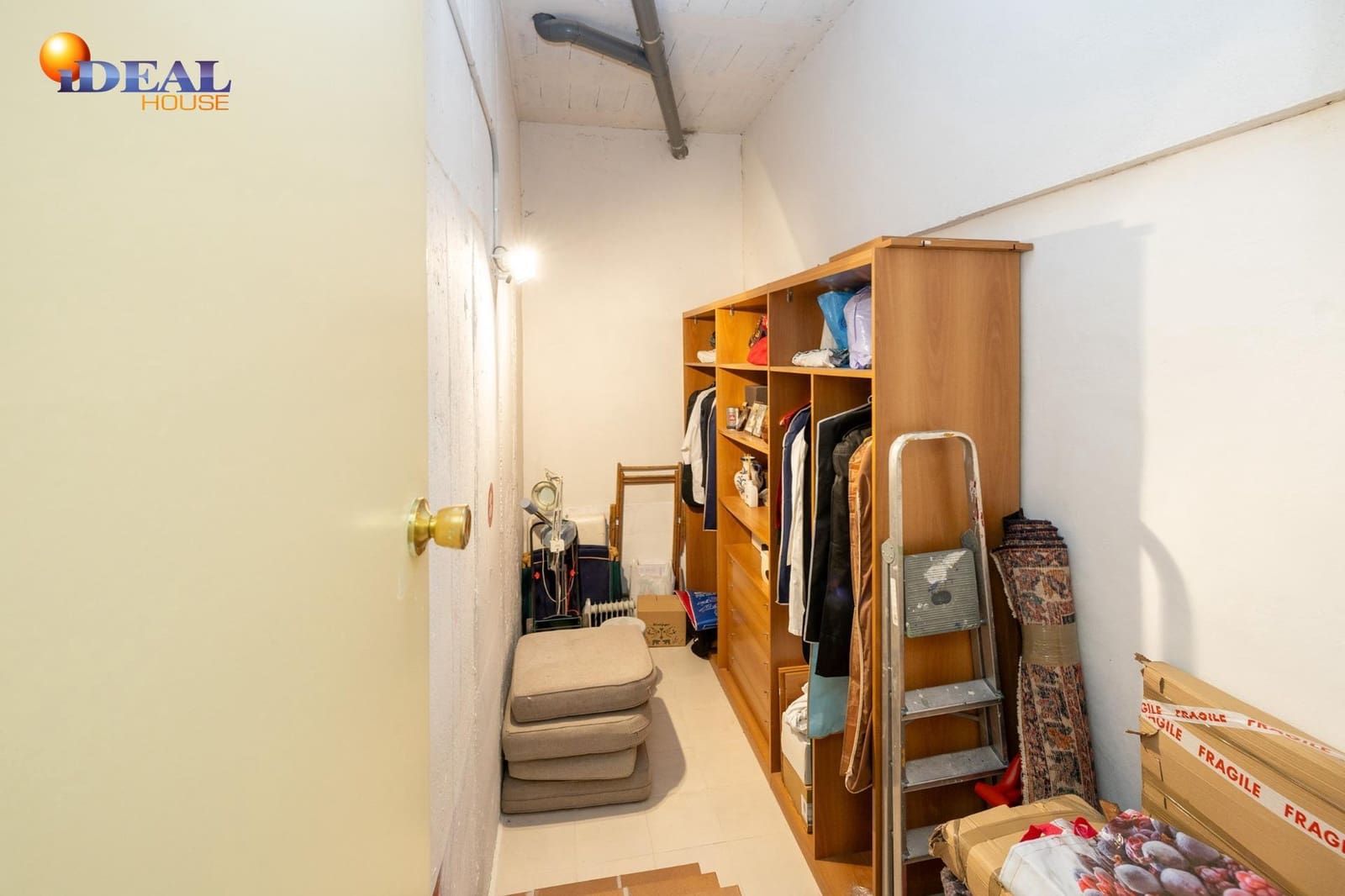 3 slaapkamer Rijtjeshuis te koop in Granada stad met zwembad garage - € 420.000 (Ref: 9434051)