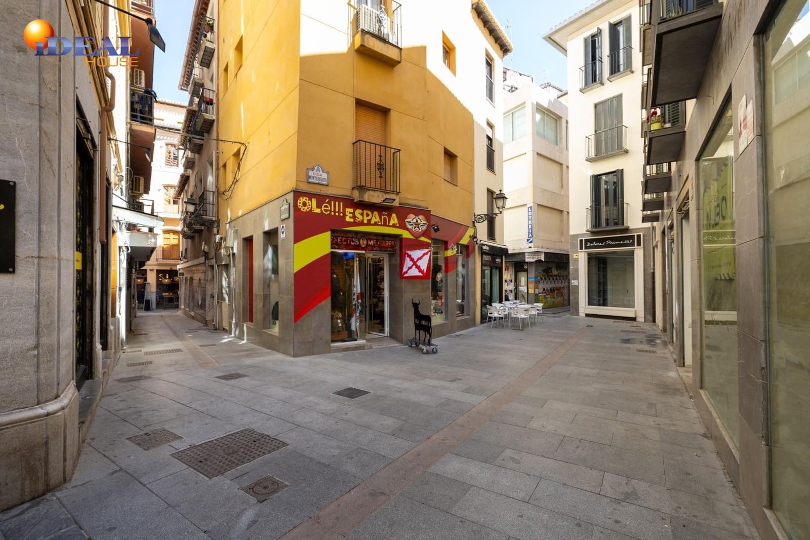 Commercial for sale in Granada city - € 178,000 (Ref: 9434055)