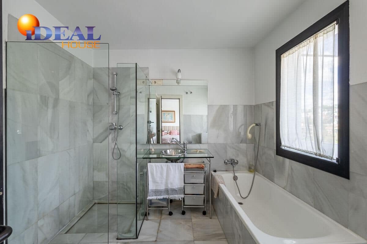 4 soverom Hus til salgs i Granada by med garasje - € 775 000 (Ref: 9434060)