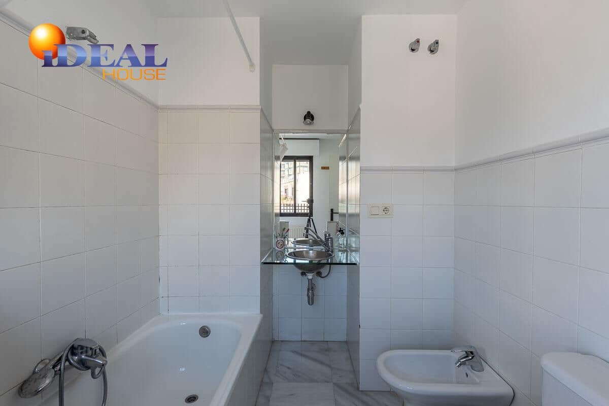 4 soverom Hus til salgs i Granada by med garasje - € 775 000 (Ref: 9434060)