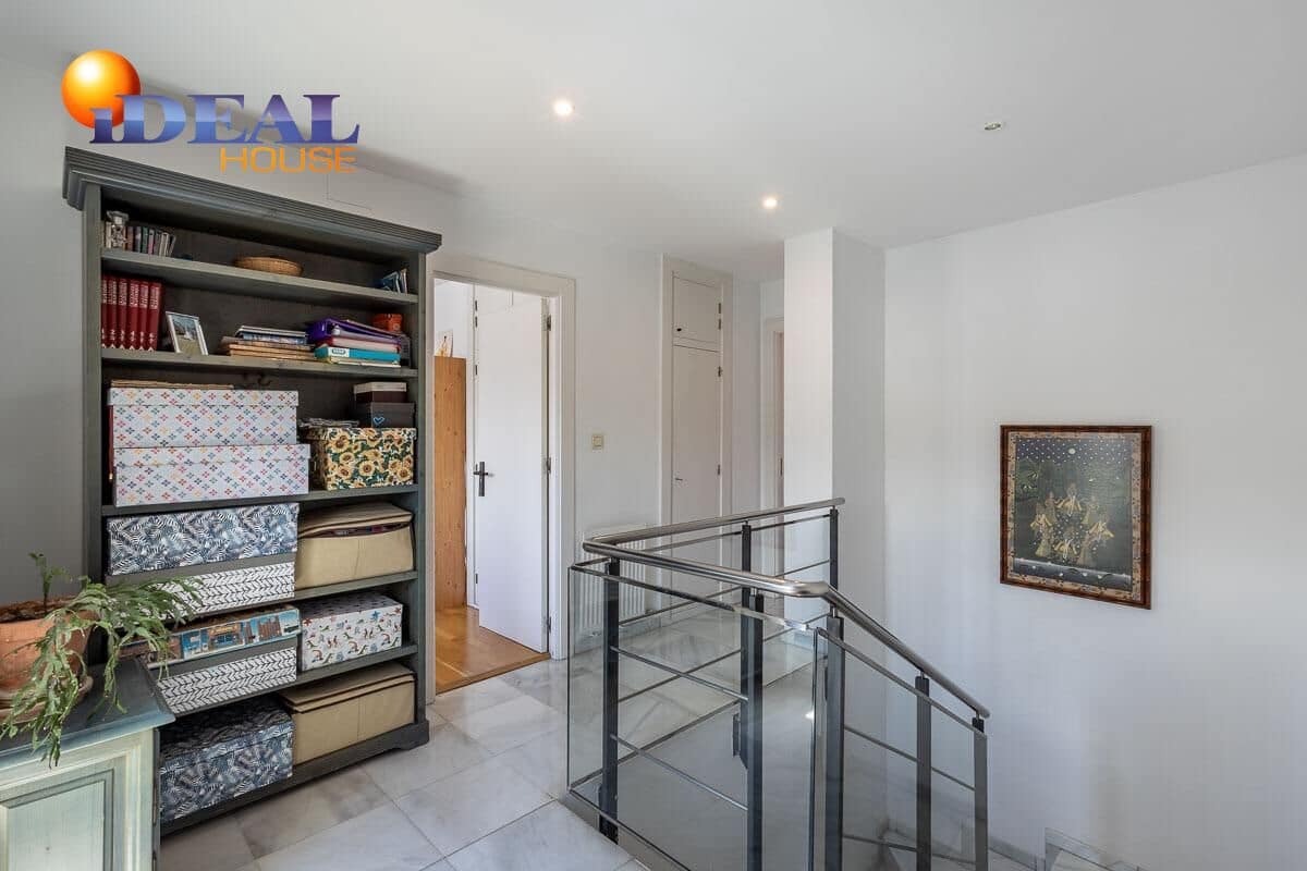 4 soverom Hus til salgs i Granada by med garasje - € 775 000 (Ref: 9434060)