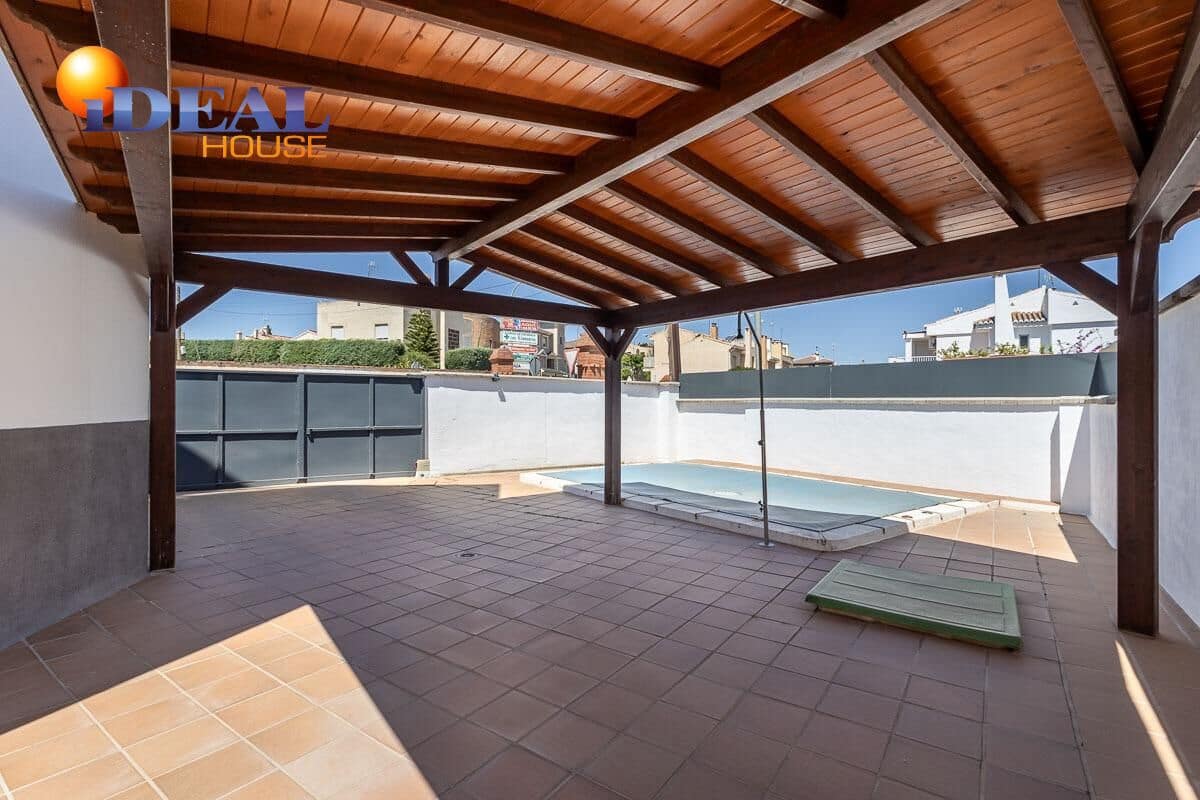 3 bedroom Semi-detached Villa for sale in Huetor Vega with pool garage - € 349,000 (Ref: 9434061)