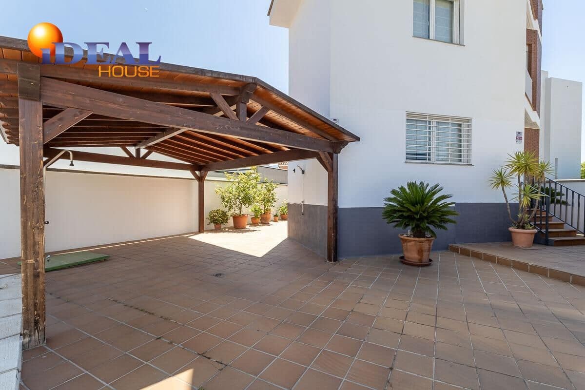 3 bedroom Semi-detached Villa for sale in Huetor Vega with pool garage - € 349,000 (Ref: 9434061)