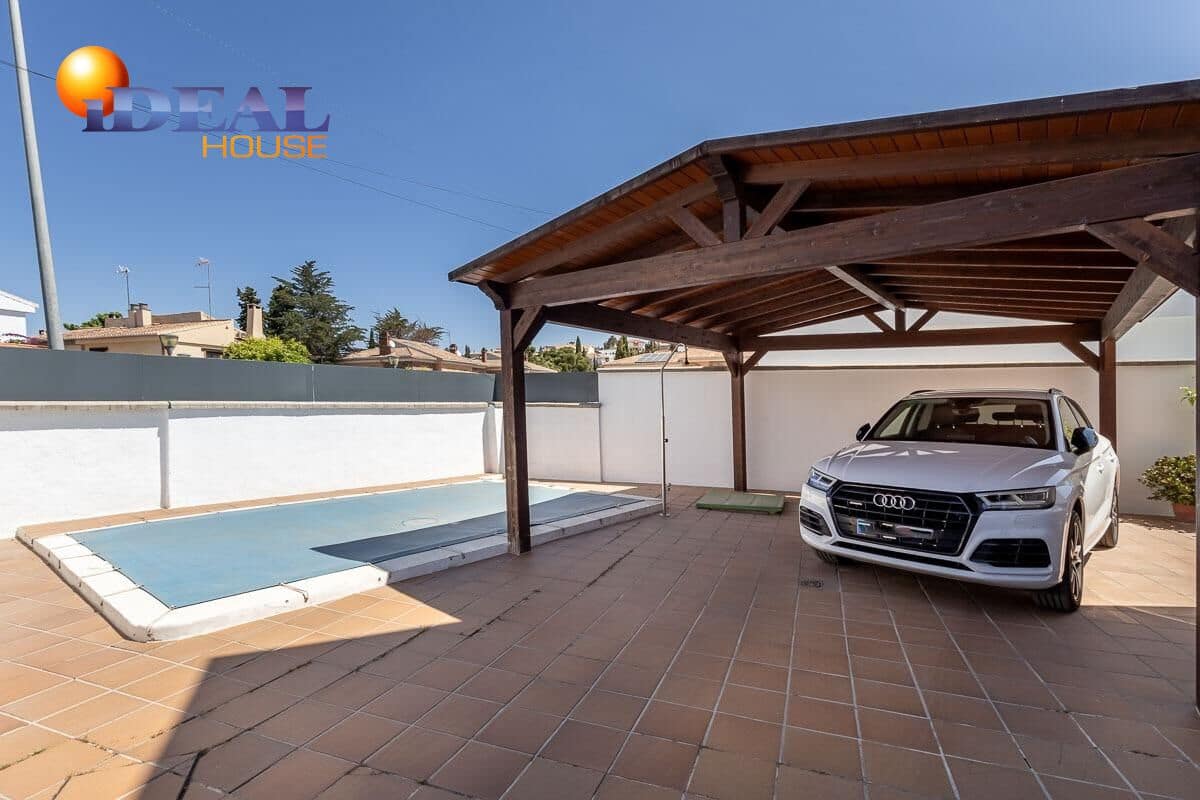 3 bedroom Semi-detached Villa for sale in Huetor Vega with pool garage - € 349,000 (Ref: 9434061)