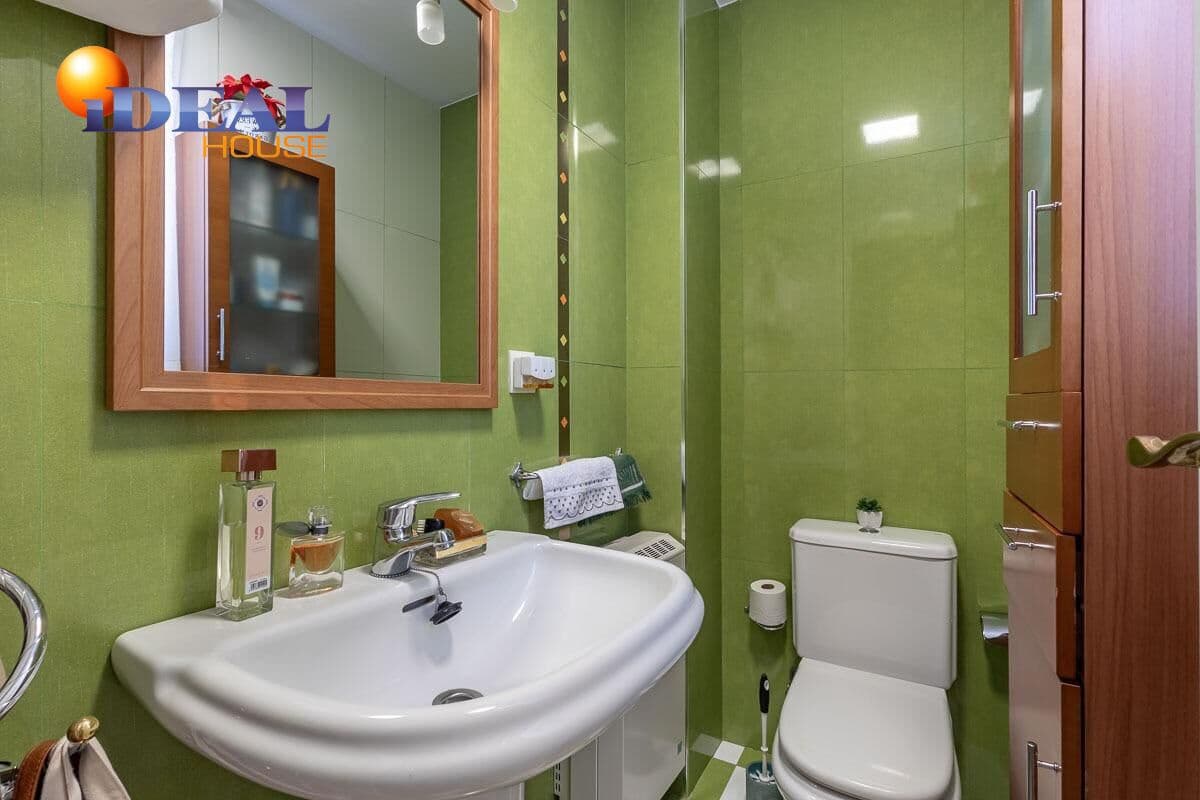 3 bedroom Semi-detached Villa for sale in Huetor Vega with pool garage - € 349,000 (Ref: 9434061)