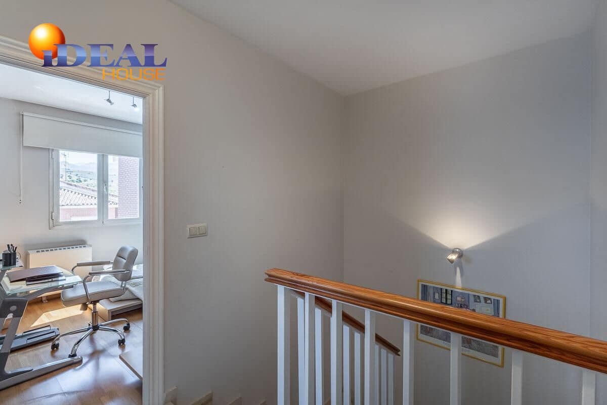 3 bedroom Semi-detached Villa for sale in Huetor Vega with pool garage - € 349,000 (Ref: 9434061)