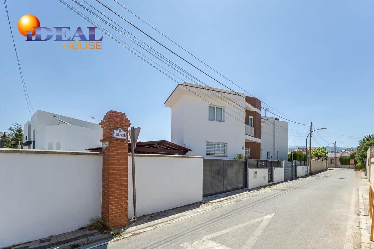 3 bedroom Semi-detached Villa for sale in Huetor Vega with pool garage - € 349,000 (Ref: 9434061)