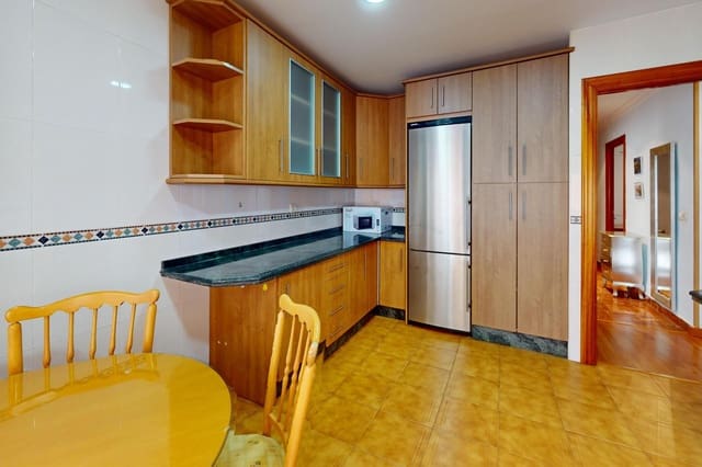 3 makuuhuone Asunto vuokrattavana paikassa Camino de Ronda - Rosaleda, Granada kaupunki - 1 100 € (Ref: 9434062)