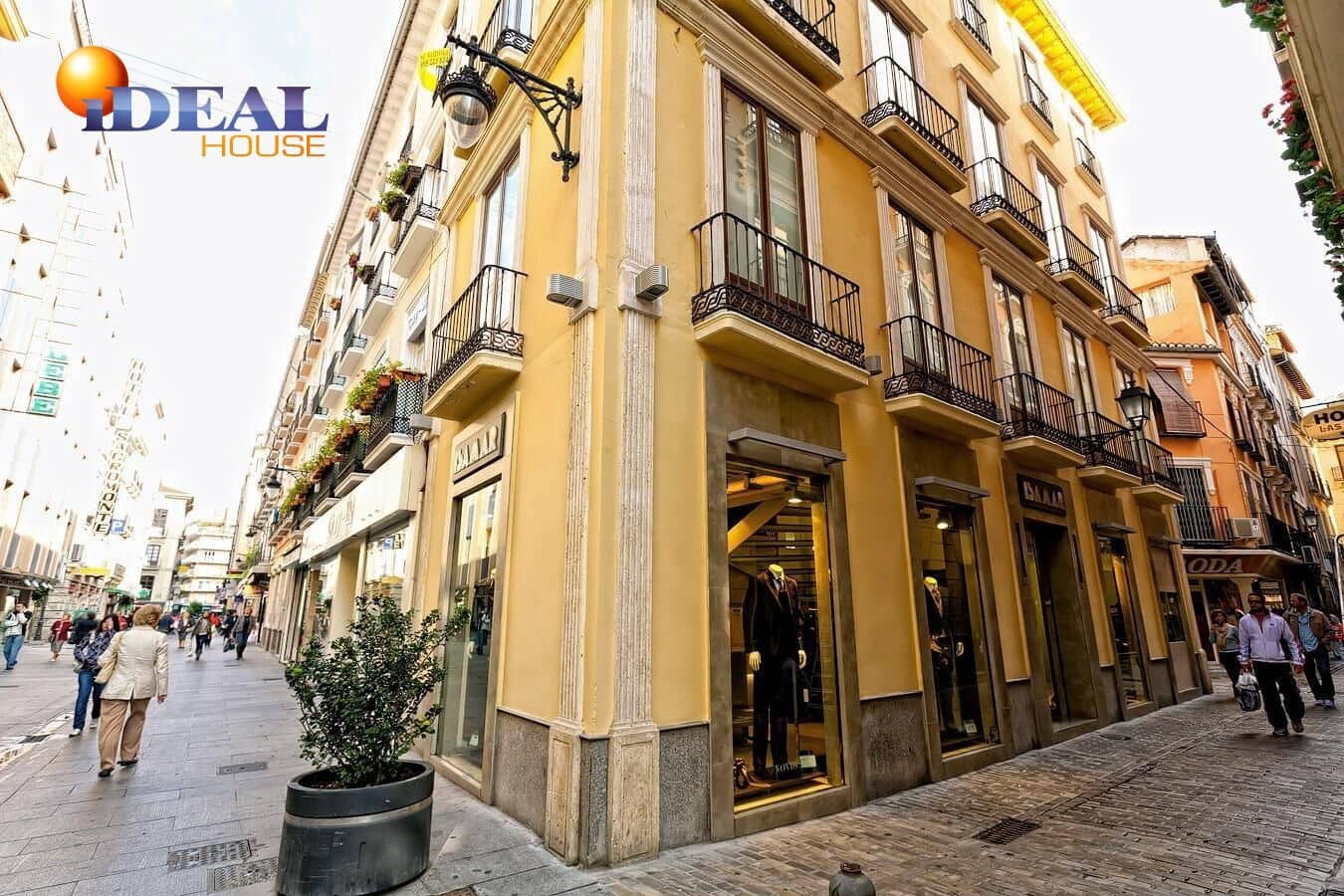 Commercial for sale in Granada city - € 820,000 (Ref: 9434063)