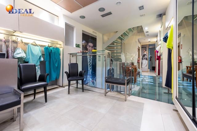 Commercial for sale in Centro - Sagrario, Granada city - € 820,000 (Ref: 9434063)