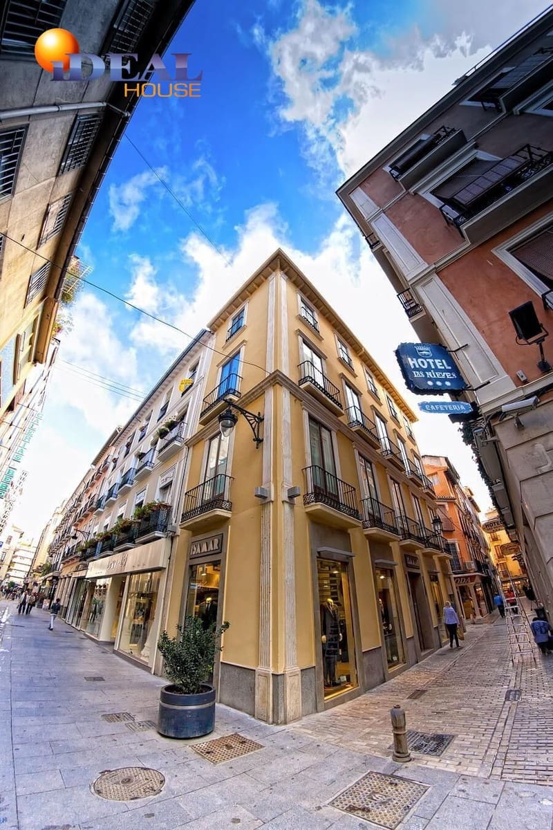 Commercial for sale in Granada city - € 820,000 (Ref: 9434063)
