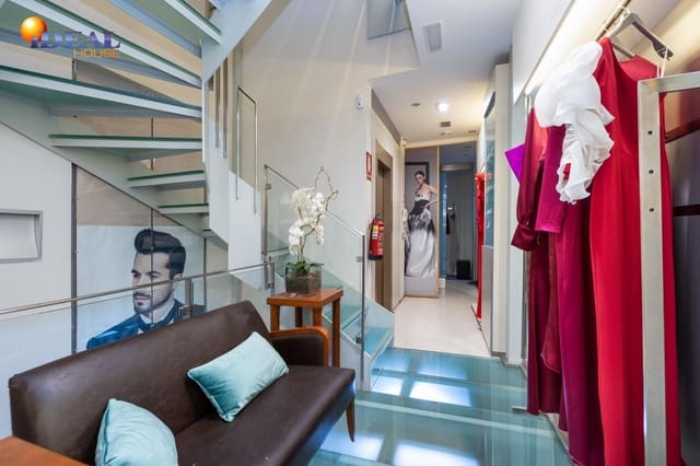 Commercial for sale in Centro - Sagrario, Granada city - € 820,000 (Ref: 9434063)